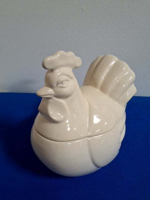 Æggehøne i keramik